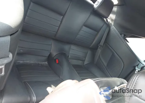 2014 Ford Mustang V6 Premium z USA, uszkodzony, nr VIN 1ZVBP8EM8E5324321